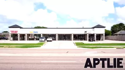 Cravey Real Estate Services brokers sale of 8,750-square-foot retail center in Corpus Christi
