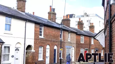 Understanding Freehold and Leasehold Ownership in UK Real Estate